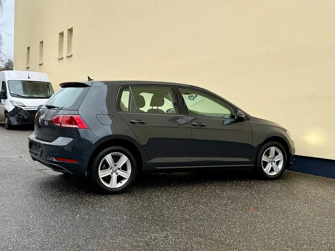 Volkswagen Golf - Thumbnail 6