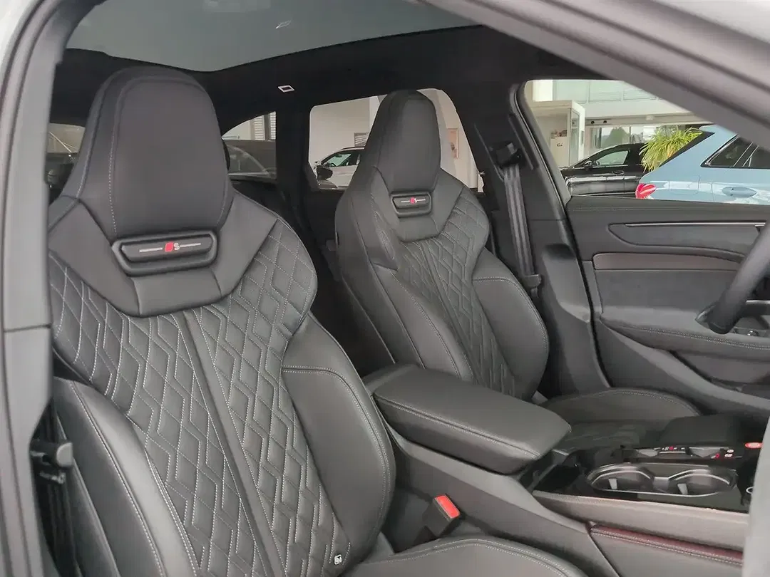 Audi A6 - Thumbnail 12