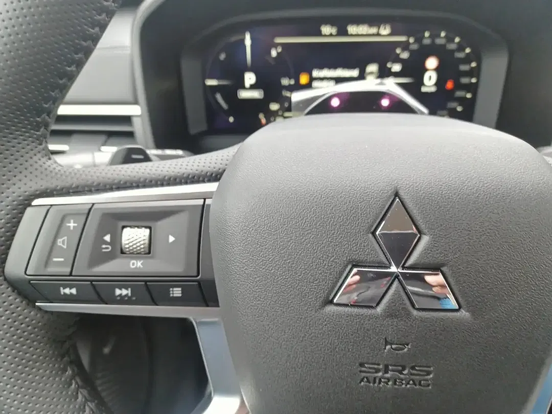 Mitsubishi Outlander - Thumbnail 10