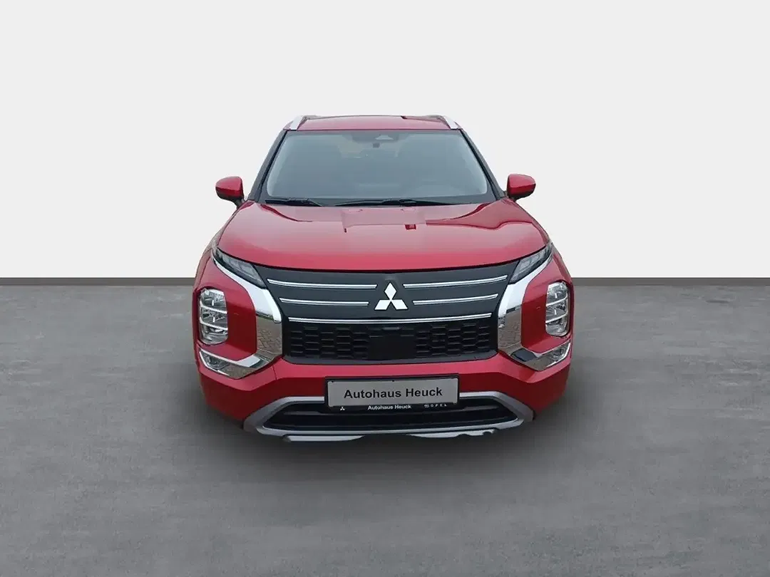 Mitsubishi Outlander - Thumbnail 2