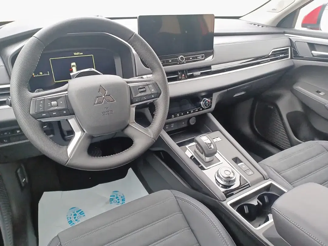 Mitsubishi Outlander - Thumbnail 8