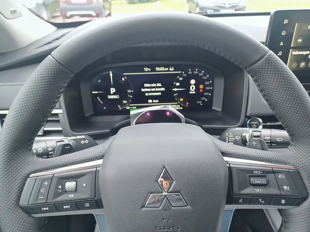 Mitsubishi Outlander - Thumbnail 9