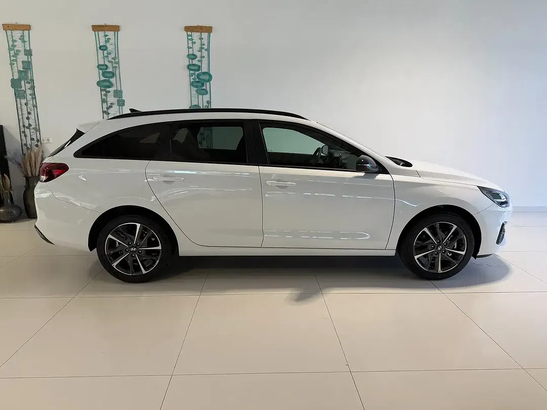 Hyundai i30 - Thumbnail 2