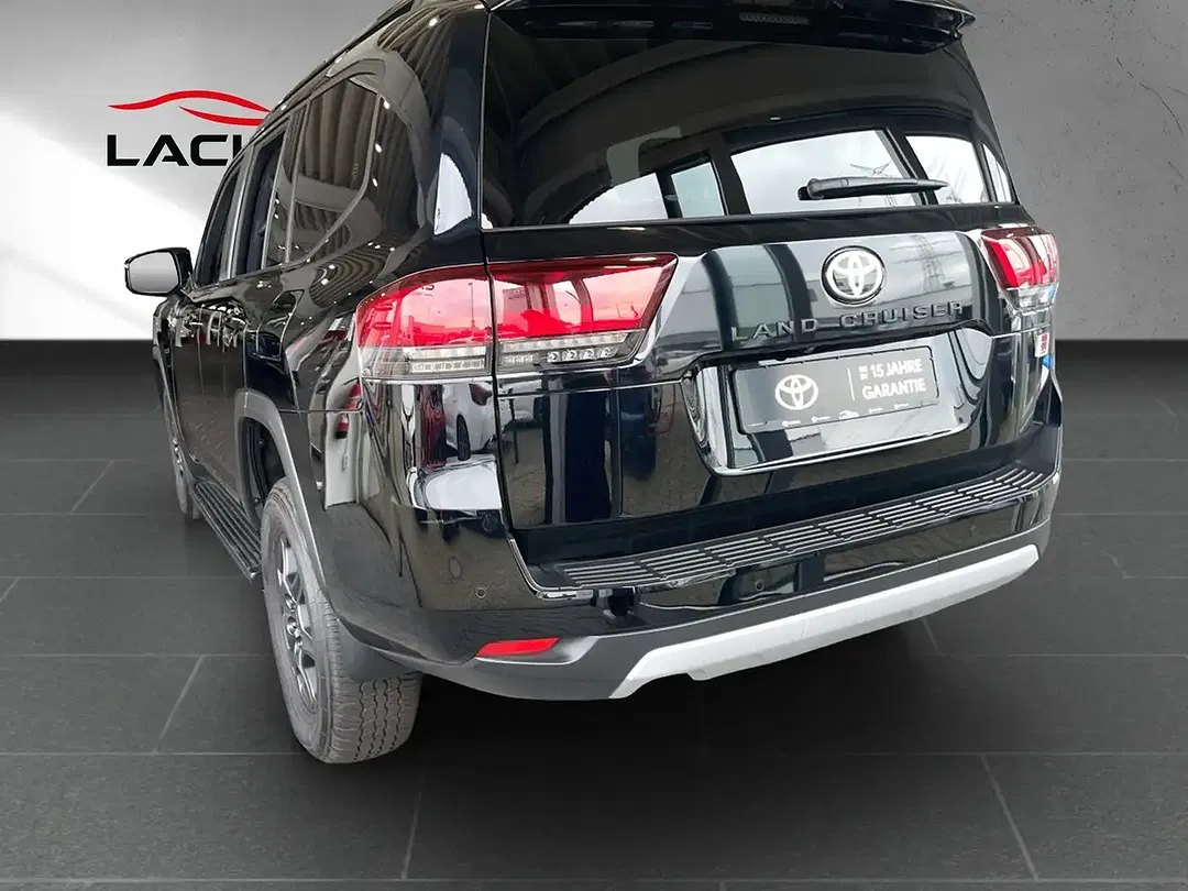 Toyota Land Cruiser - Thumbnail 2