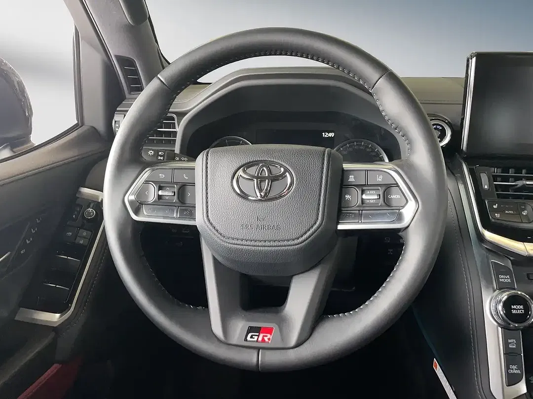 Toyota Land Cruiser - Thumbnail 8