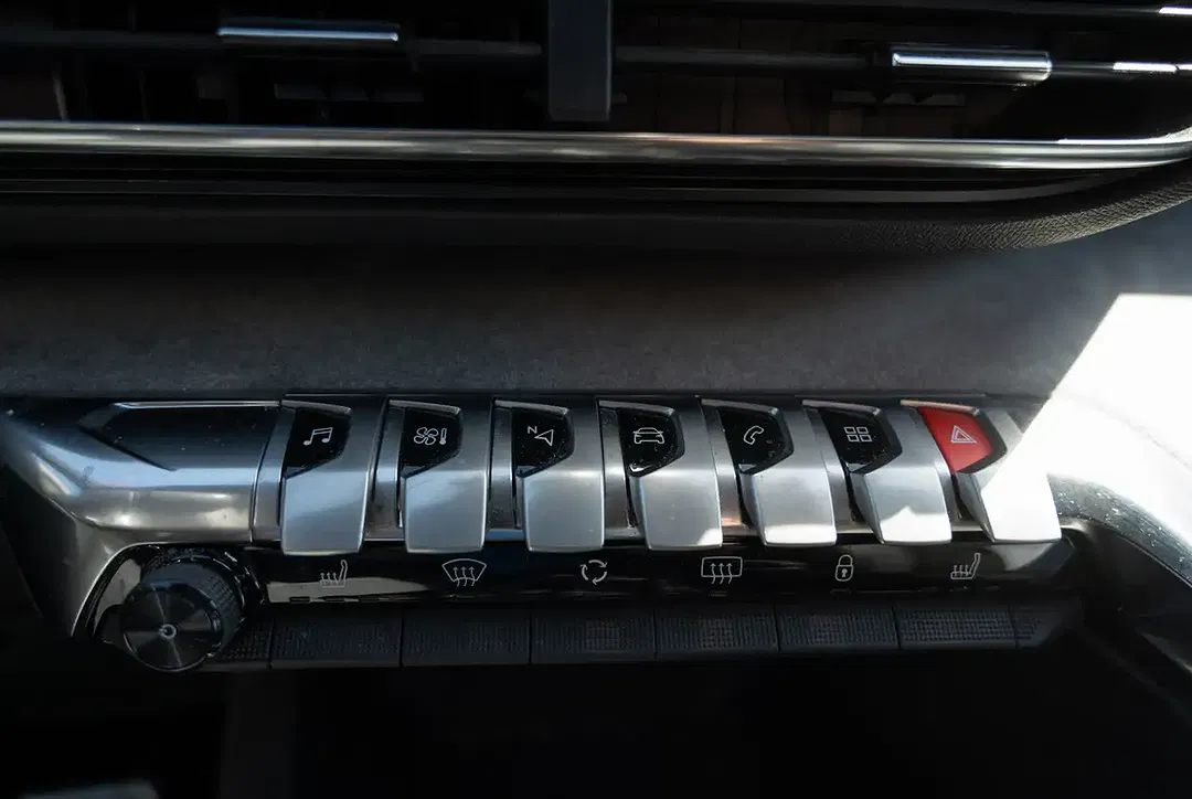 Peugeot 5008 - Thumbnail 10