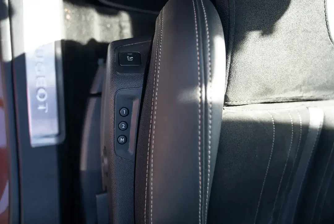 Peugeot 5008 - Thumbnail 8