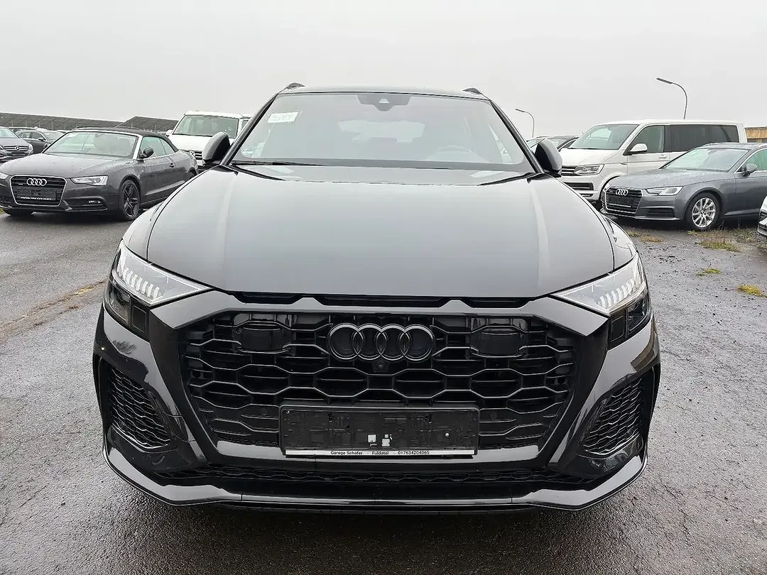 Audi RS Q8 - Thumbnail 2