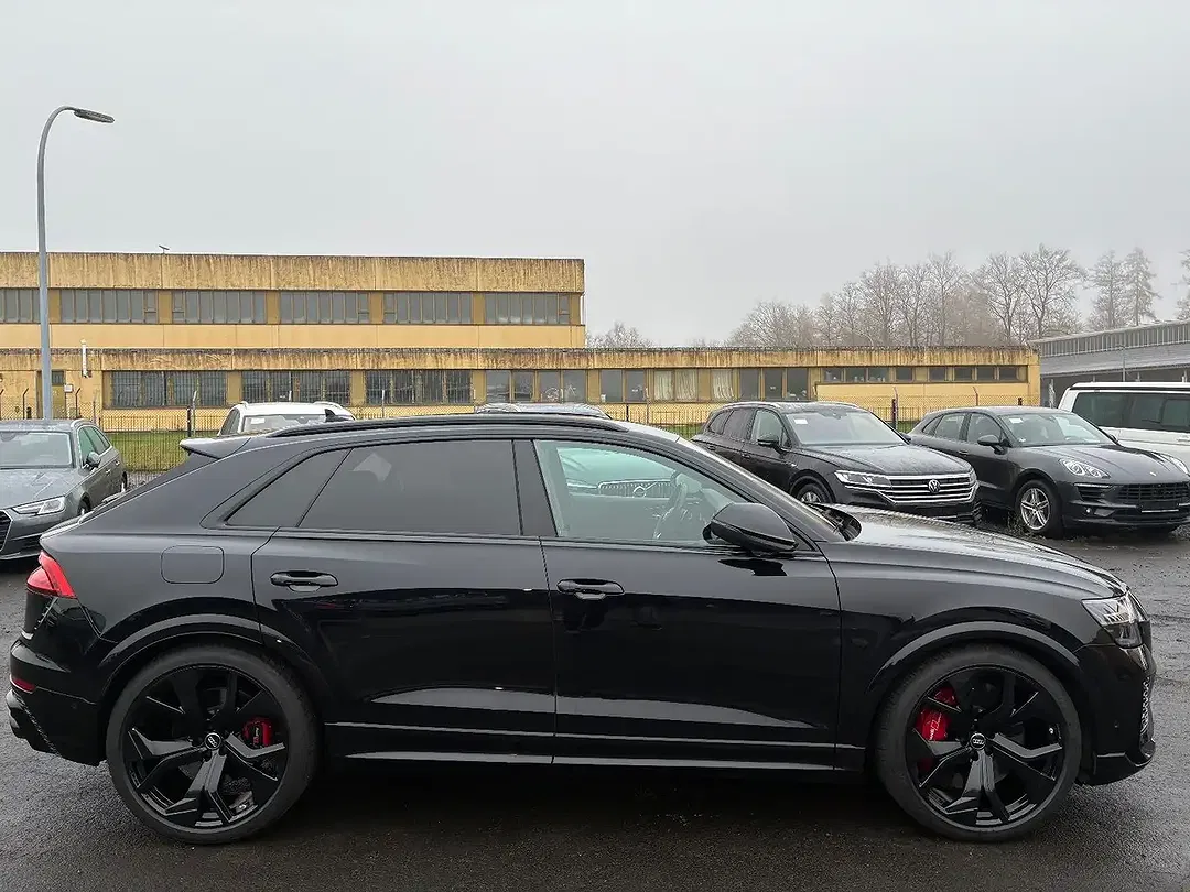 Audi RS Q8 - Thumbnail 4
