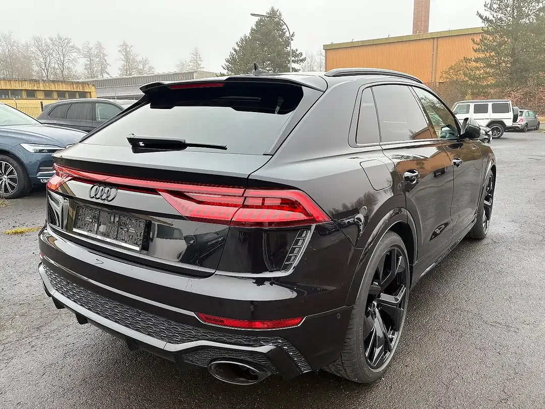 Audi RS Q8 - Thumbnail 5