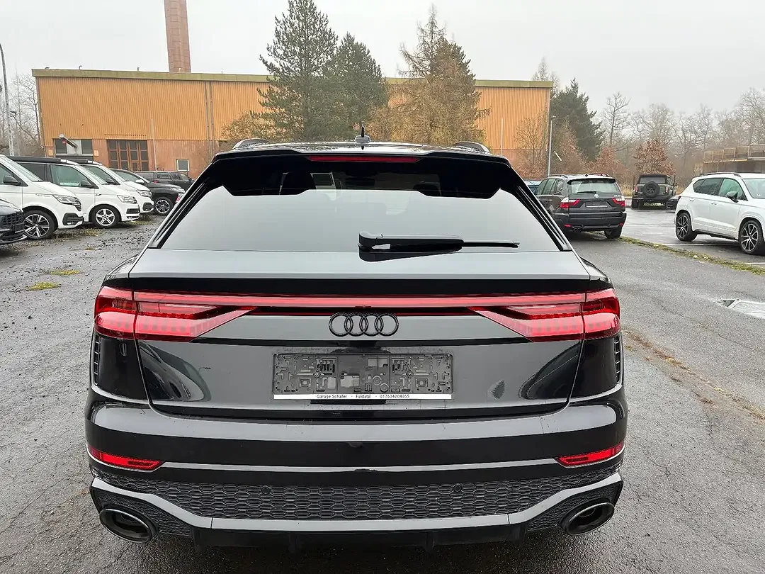 Audi RS Q8 - Thumbnail 6