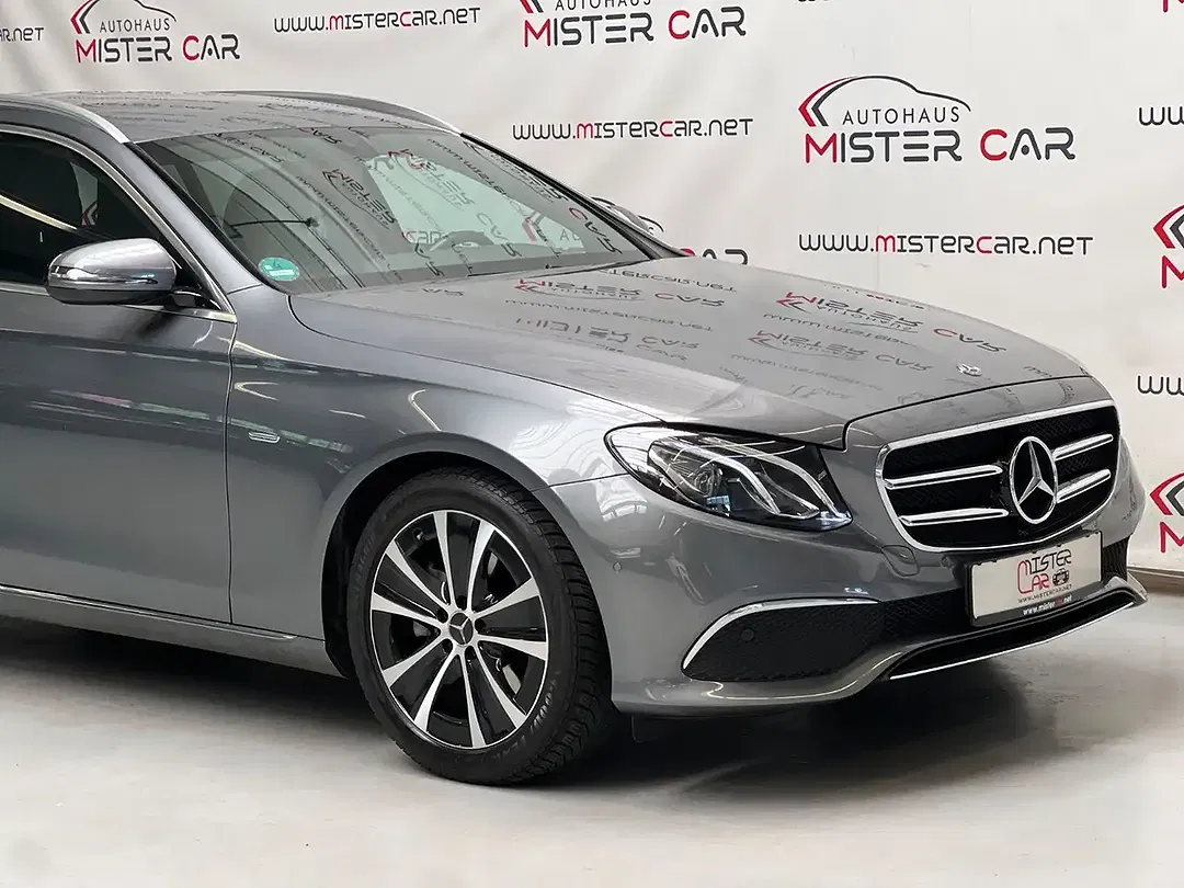 Mercedes-Benz E 200 - Thumbnail 10