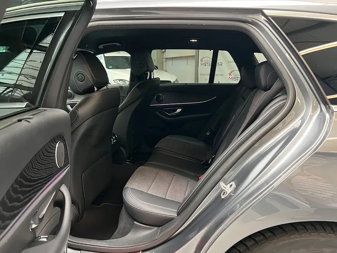 Mercedes-Benz E 200 - Thumbnail 14