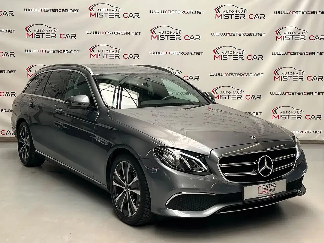 Mercedes-Benz E 200 - Thumbnail 4