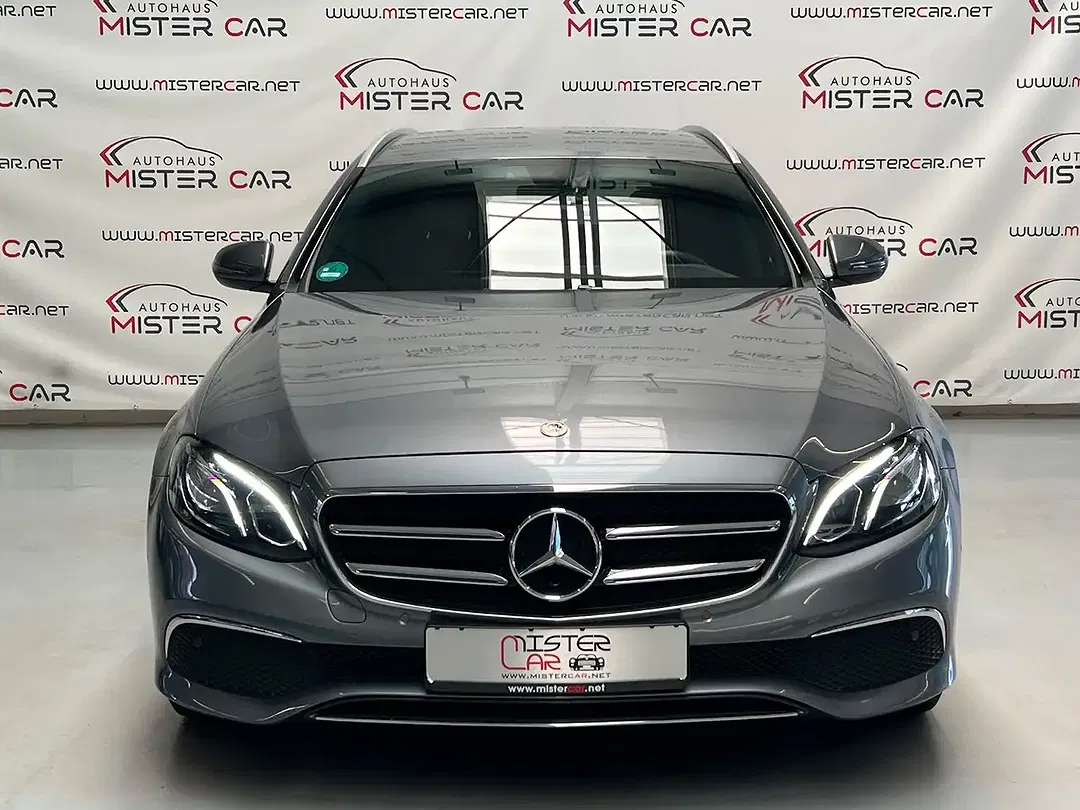 Mercedes-Benz E 200 - Thumbnail 7