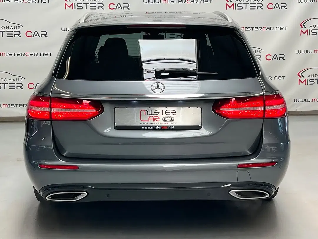 Mercedes-Benz E 200 - Thumbnail 8
