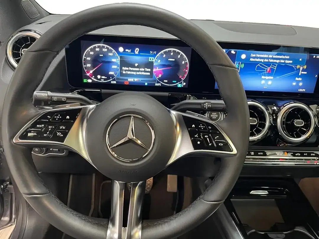 Mercedes-Benz B 200 - Thumbnail 10