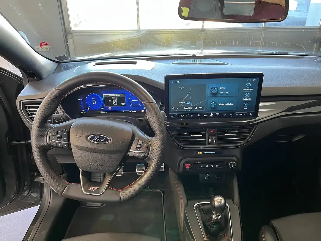 Ford Focus - Thumbnail 6