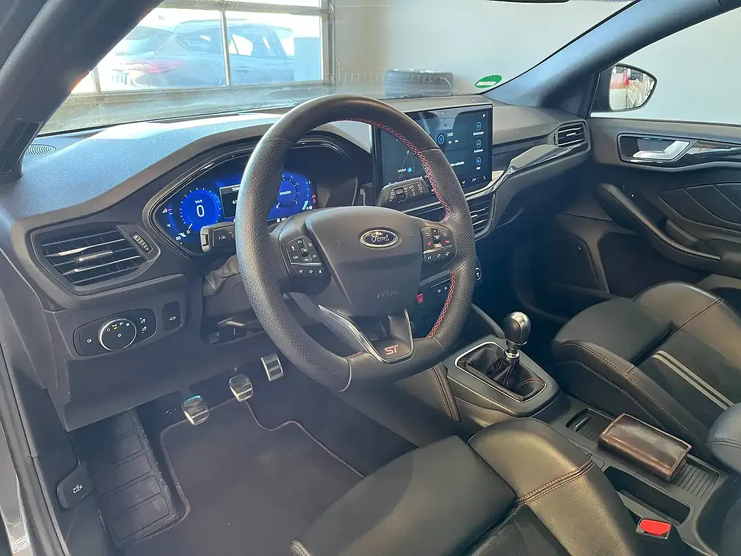 Ford Focus - Thumbnail 7
