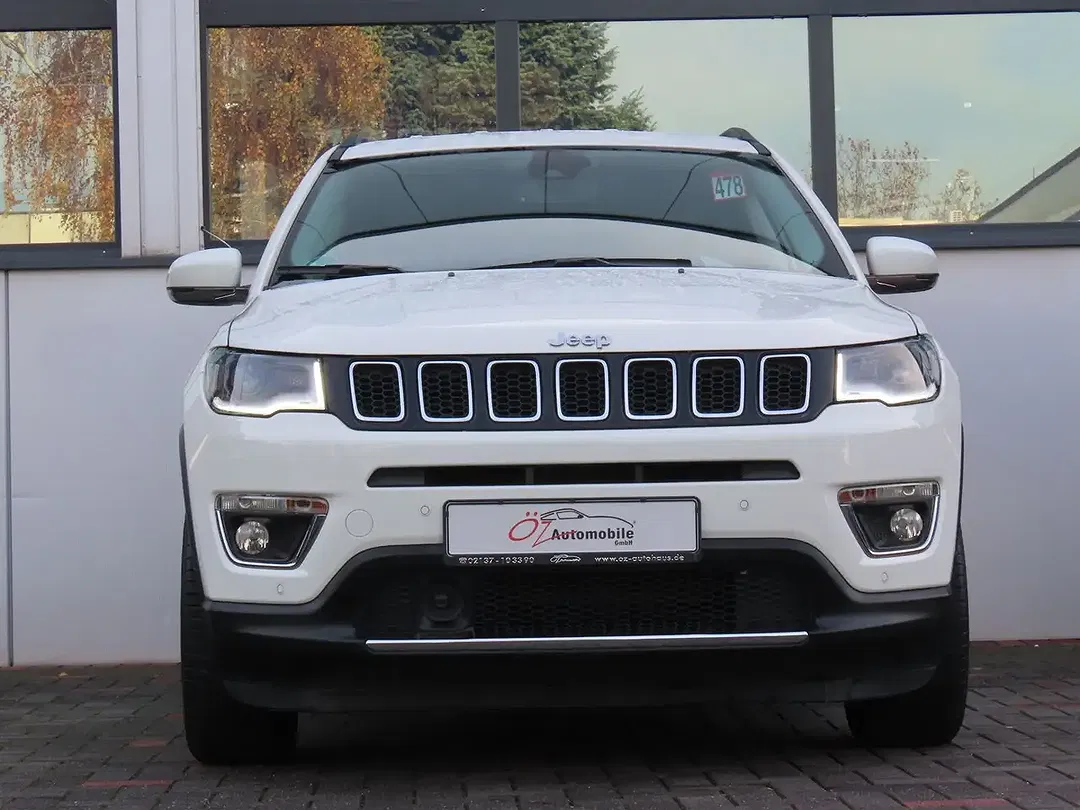 Jeep Compass - Thumbnail 2