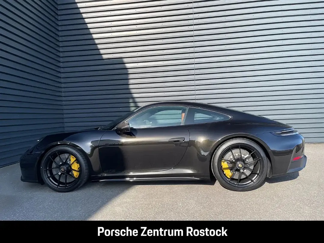 Porsche 992 - Thumbnail 2