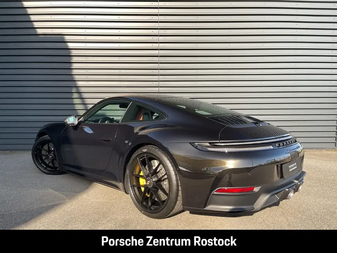 Porsche 992 - Thumbnail 3