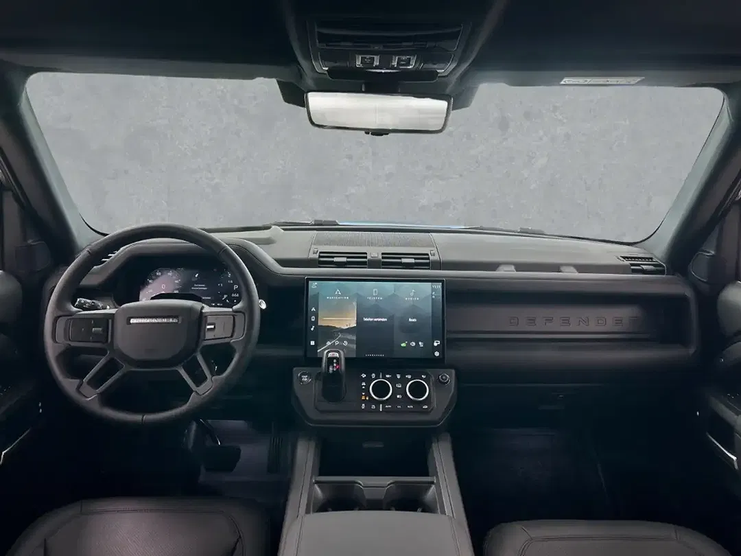 Land Rover Defender - Thumbnail 4