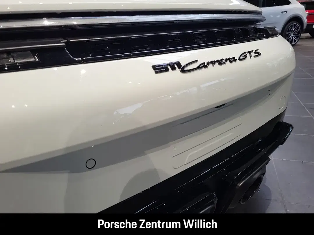 Porsche 992 - Thumbnail 10
