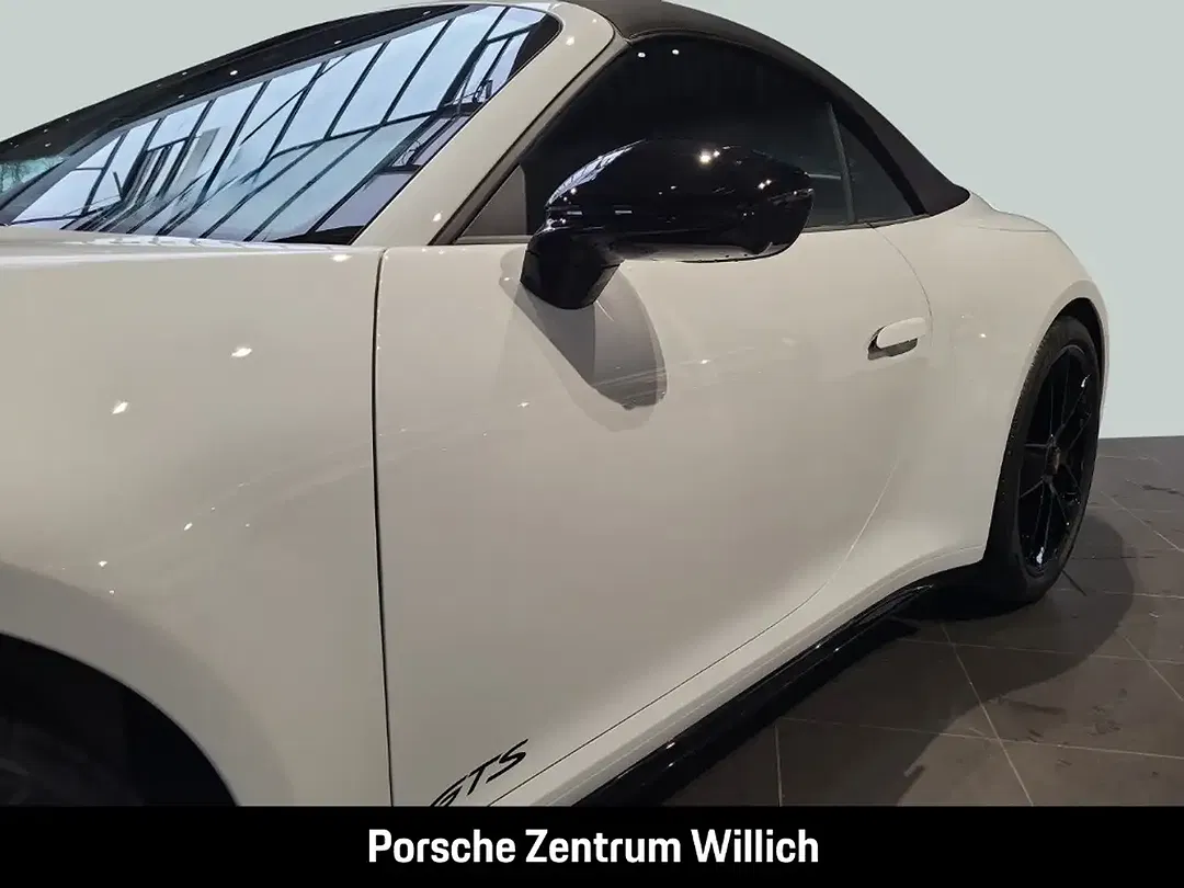 Porsche 992 - Thumbnail 11