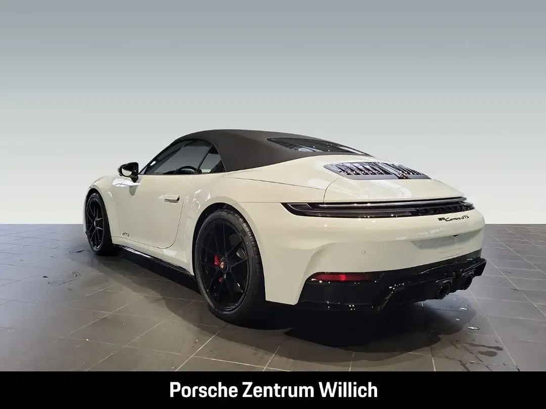 Porsche 992 - Thumbnail 3