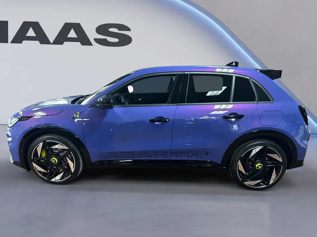 Abarth 600e - Thumbnail 2