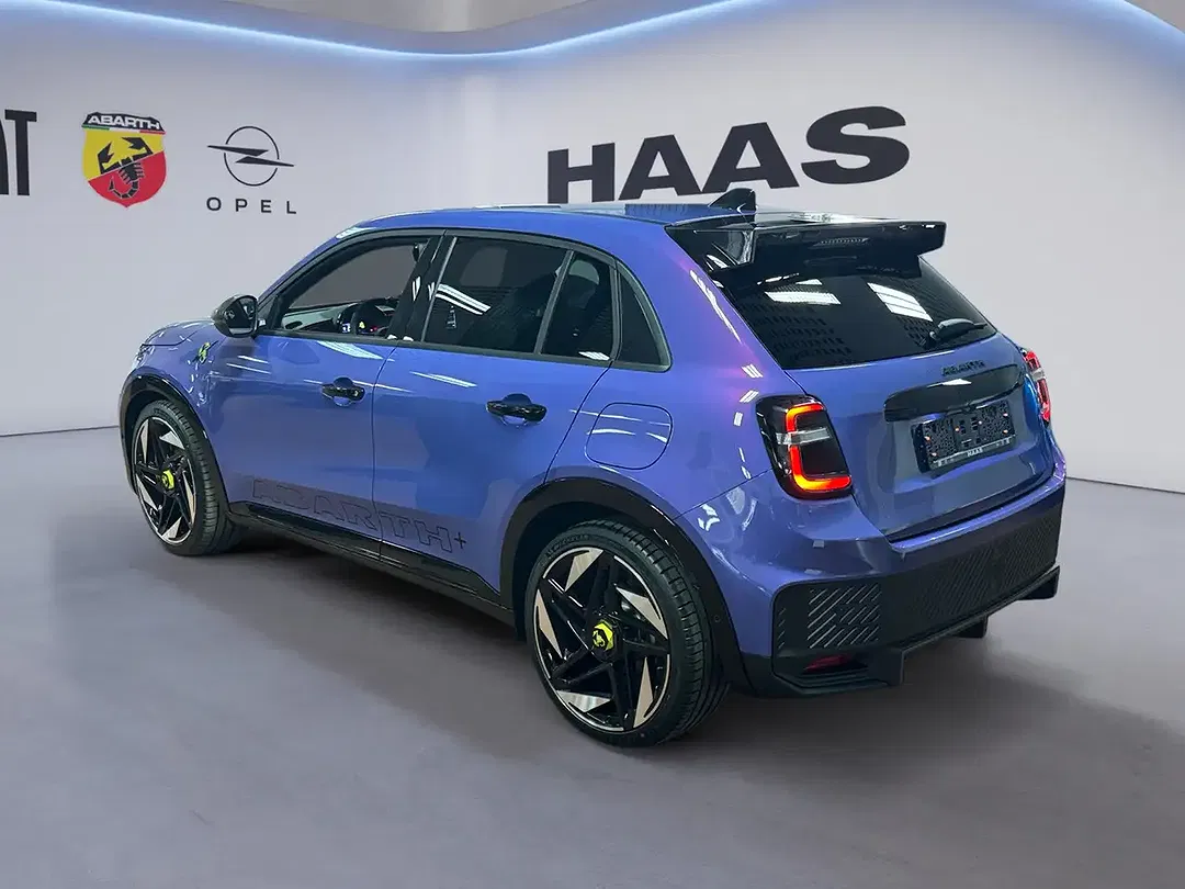 Abarth 600e - Thumbnail 4