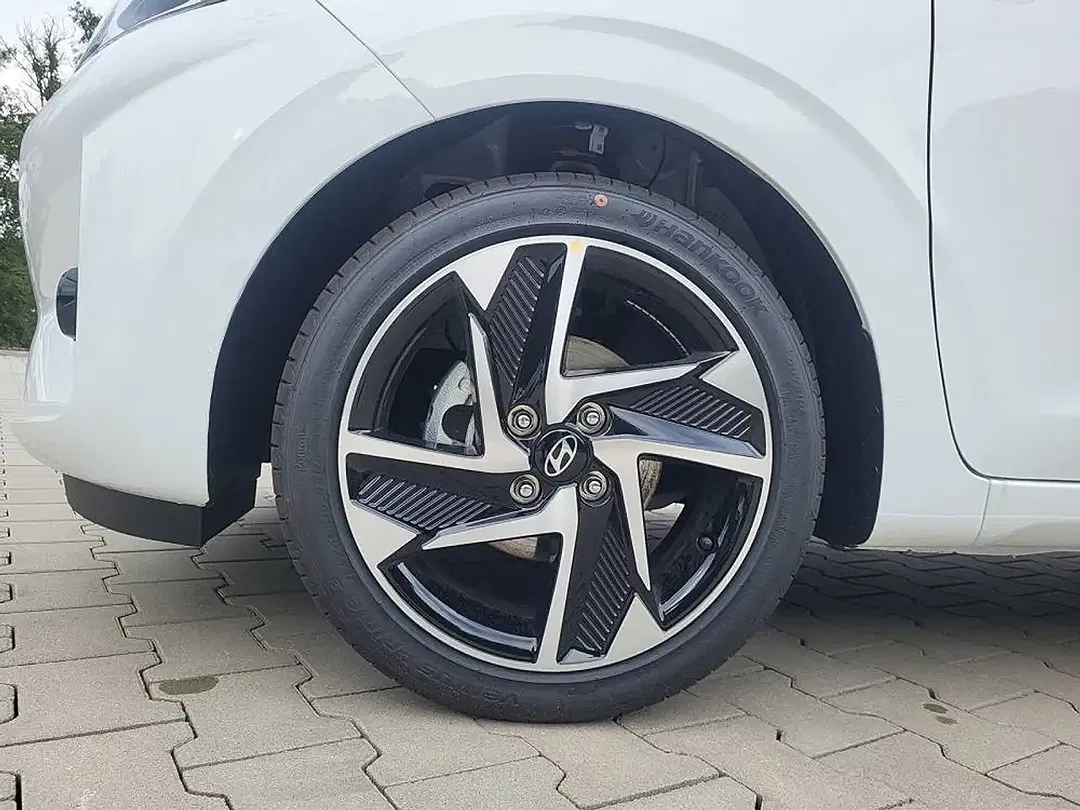 Hyundai i10 - Thumbnail 9