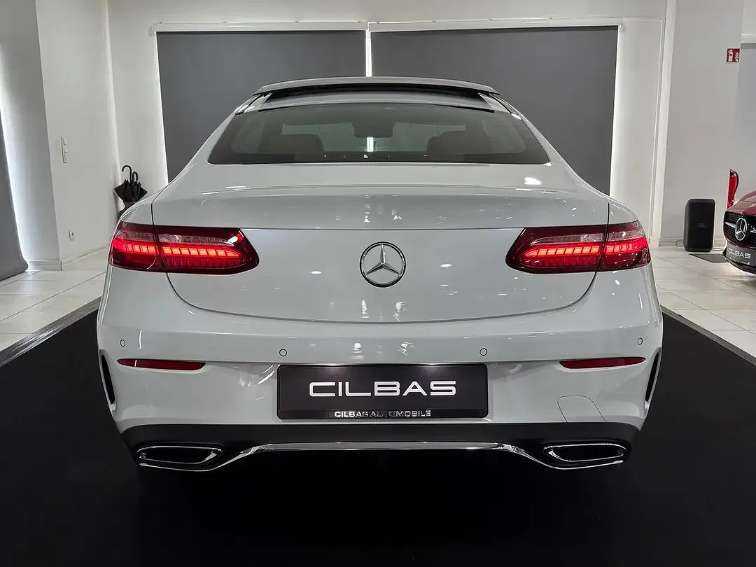 Mercedes-Benz E 220 - Thumbnail 12