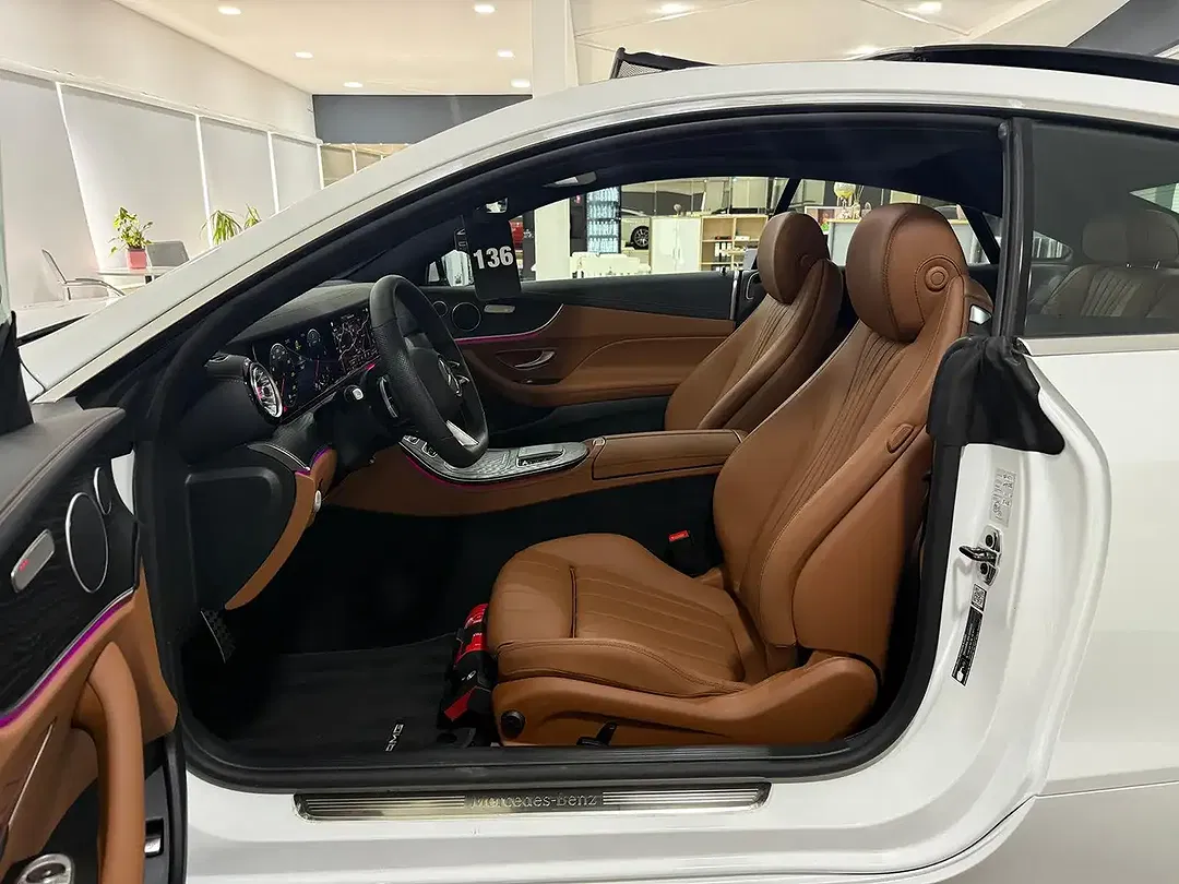 Mercedes-Benz E 220 - Thumbnail 13