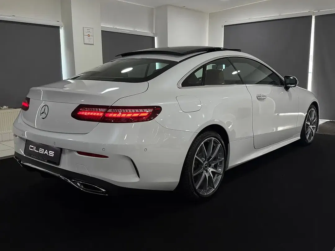 Mercedes-Benz E 220 - Thumbnail 7
