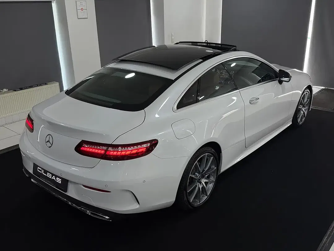 Mercedes-Benz E 220 - Thumbnail 8