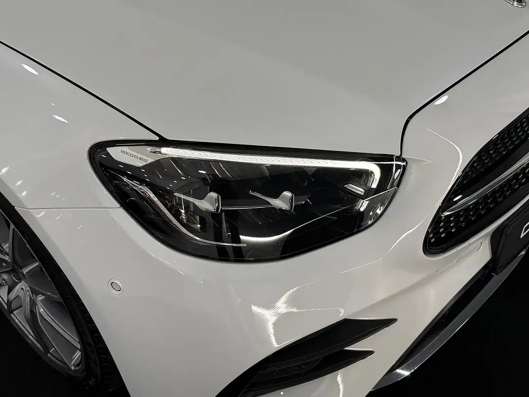 Mercedes-Benz E 220 - Thumbnail 9