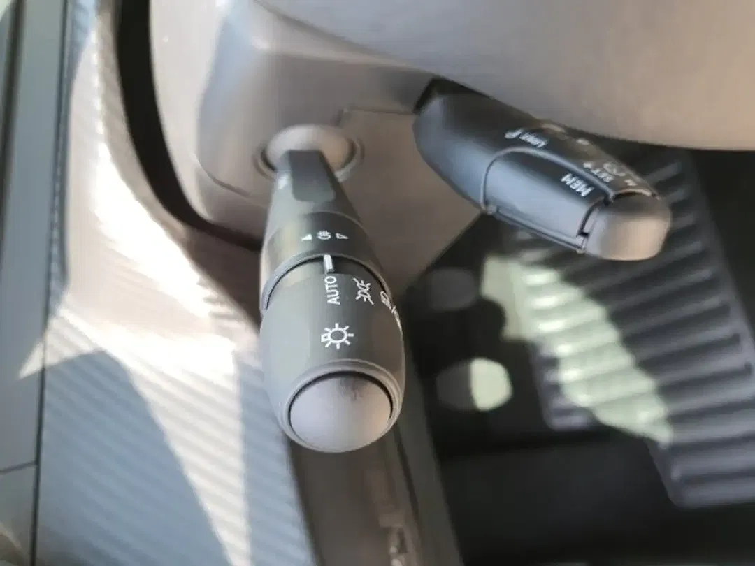 Peugeot 208 - Thumbnail 10