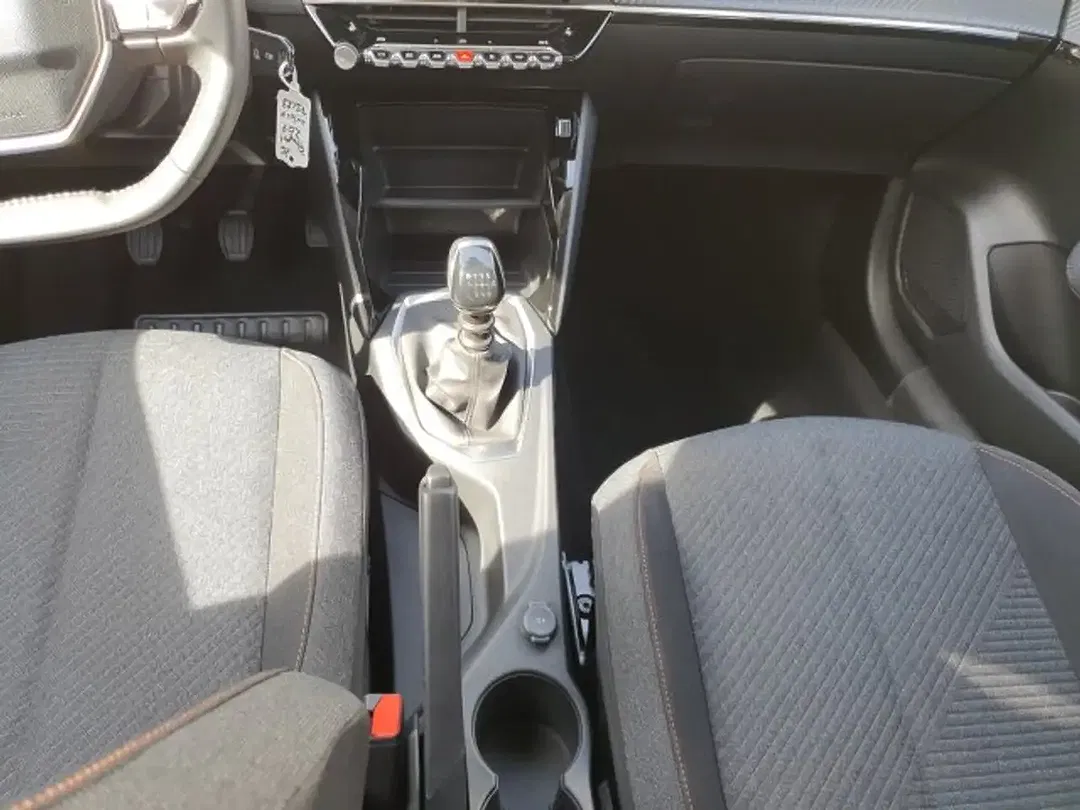 Peugeot 208 - Thumbnail 14
