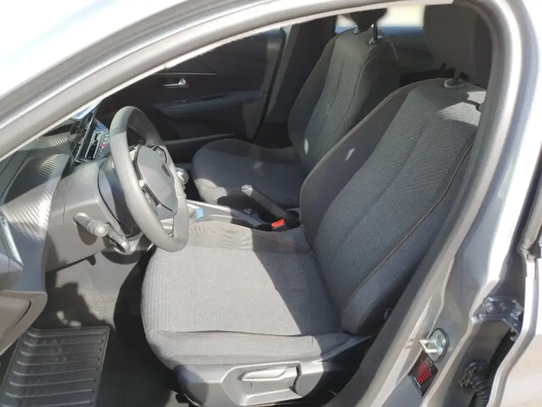 Peugeot 208 - Thumbnail 8