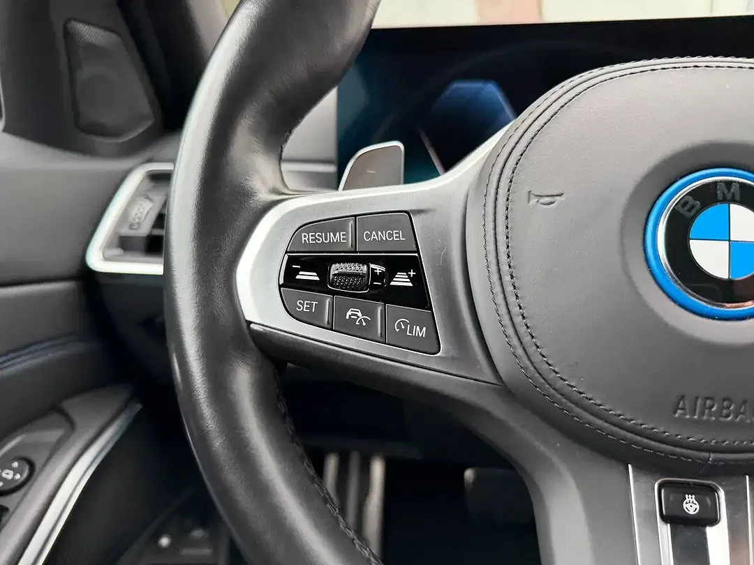 BMW 330 - Thumbnail 24