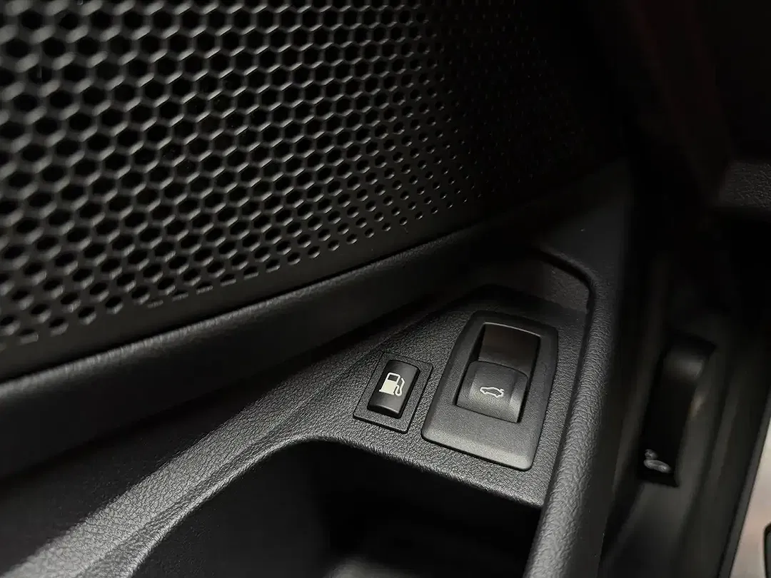 BMW 330 - Thumbnail 37