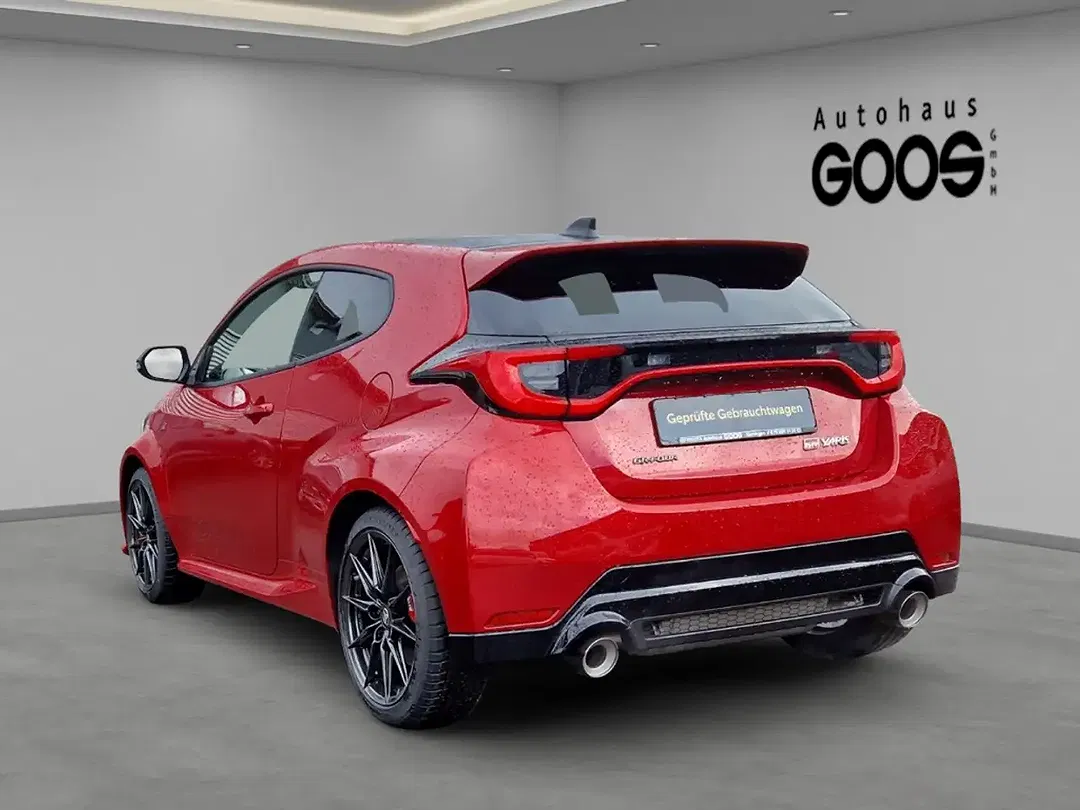 Toyota Yaris - Thumbnail 3