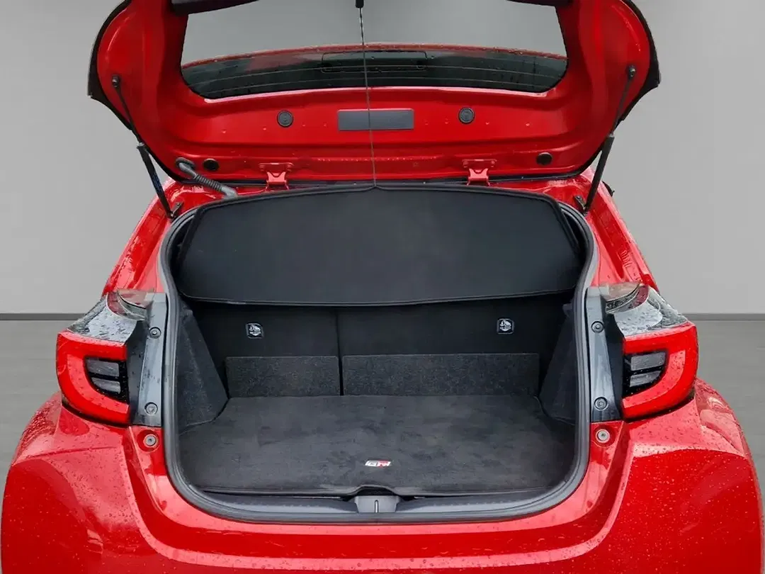 Toyota Yaris - Thumbnail 9