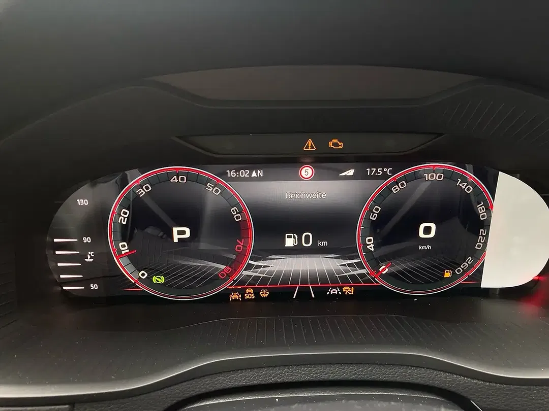 Skoda Karoq - Thumbnail 12
