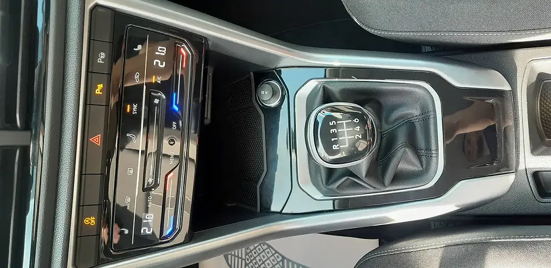 Volkswagen T-Roc - Thumbnail 10