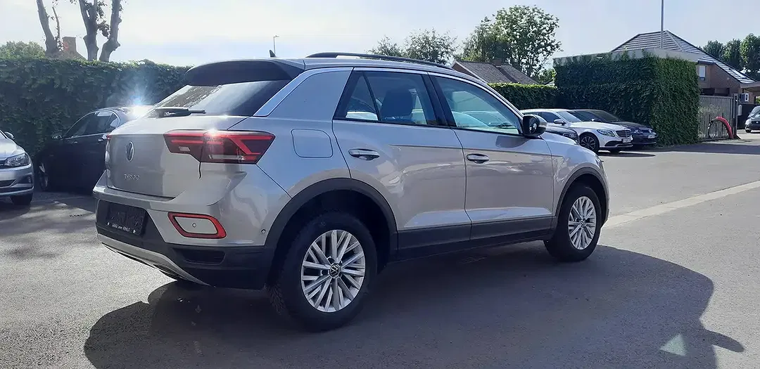 Volkswagen T-Roc - Thumbnail 5