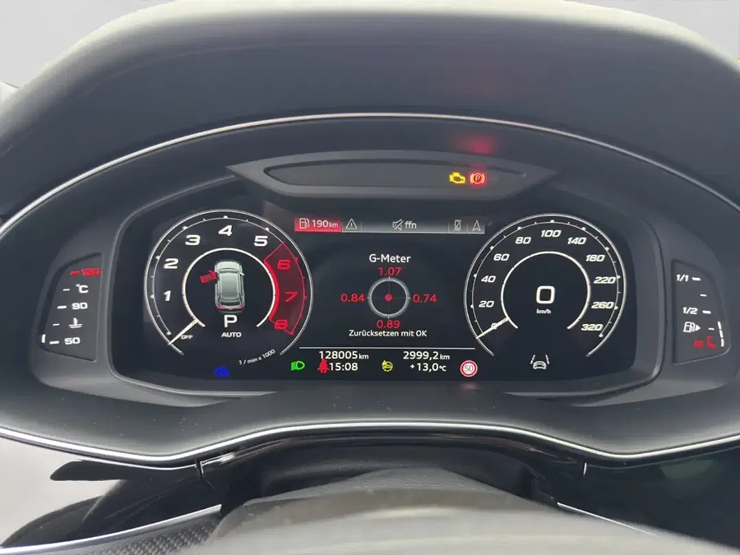 Audi RS Q8 - Thumbnail 11