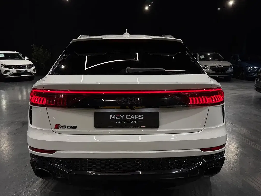 Audi RS Q8 - Thumbnail 11
